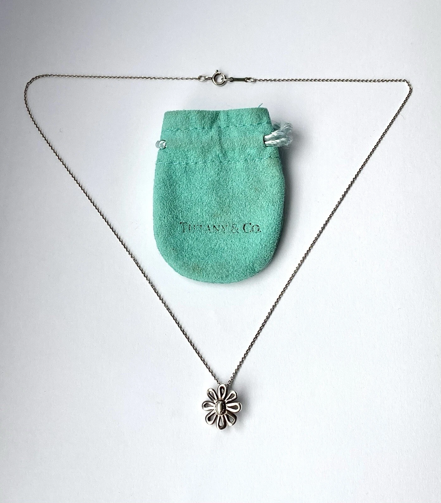 Tiffany & Co Paloma Picasso Sterling Silver Daisy Pendant Necklace – 16”