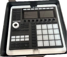 Native Instruments Maschine MK3 Drum Controller