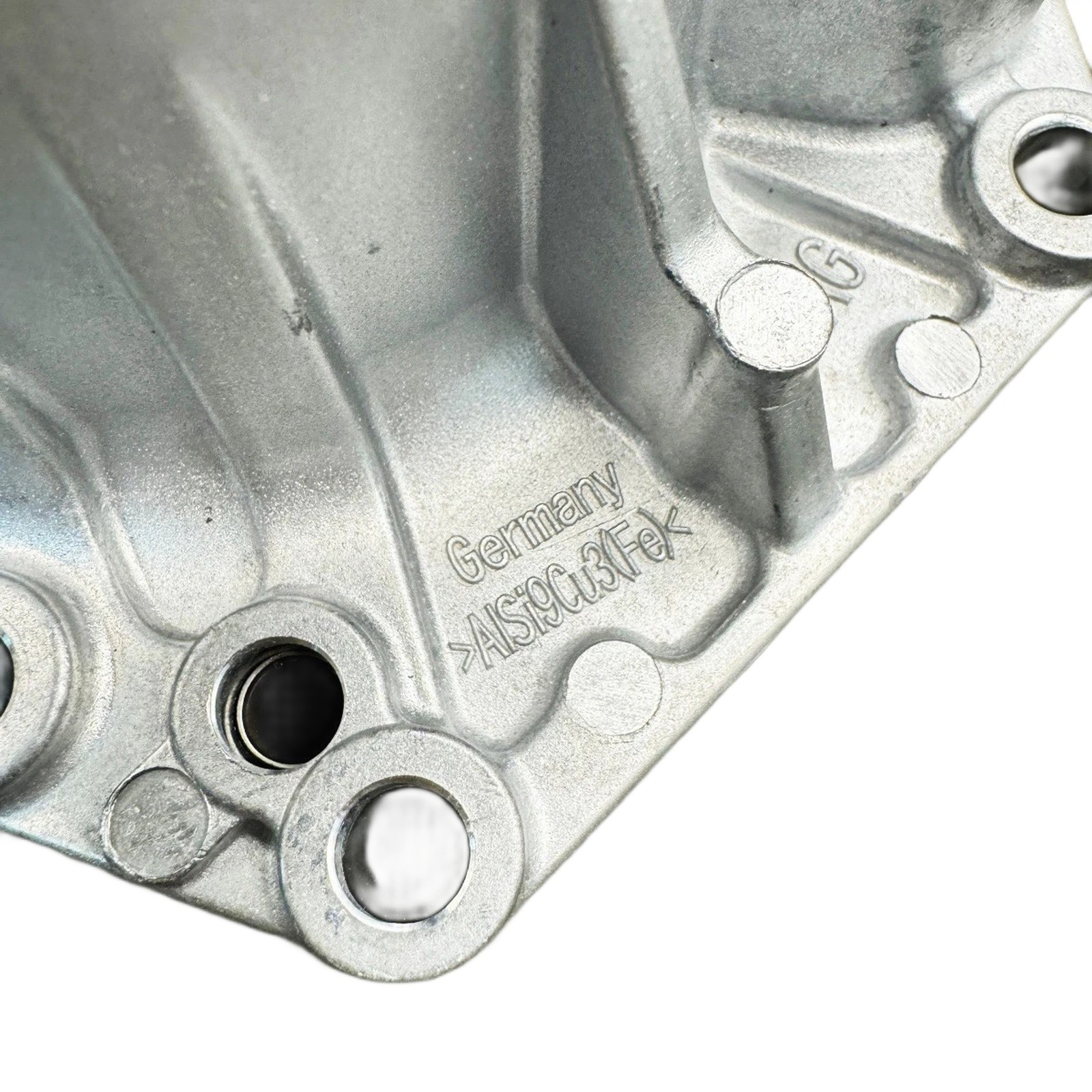Bentley Bentayga 2017-2020 Water pump P/N 07P121008A