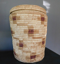 ATQ. PRE-1935 APACHE LIDDED STORAGE BASKET / WOVEN WILLOW / LARGE SIZE