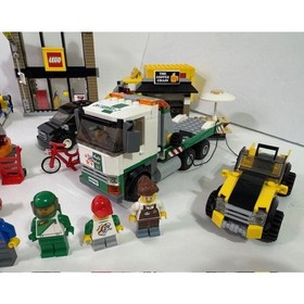 Lego City City Square #60097 w 11 figs! 95% complete- see description