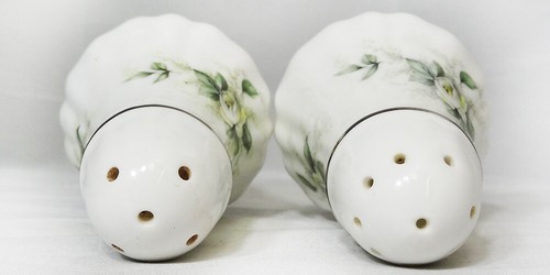 FIRST LOVE by Paragon LARGE Salt & Pepper Shaker Set NEW NEVER USED England - Picture 3 of 4