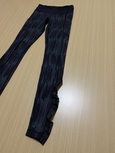Lululemon Womens Leggings Pants Size US 2 AU 6 w/ Ruffles Print Running Gym Yoga - Picture 2 of 12