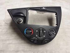 00-04 Ford Focus Temperature Climate Control With Radio Dash Bezel 00-04 Ford Focus Temperature Climate Control With Radio Dash Bezel