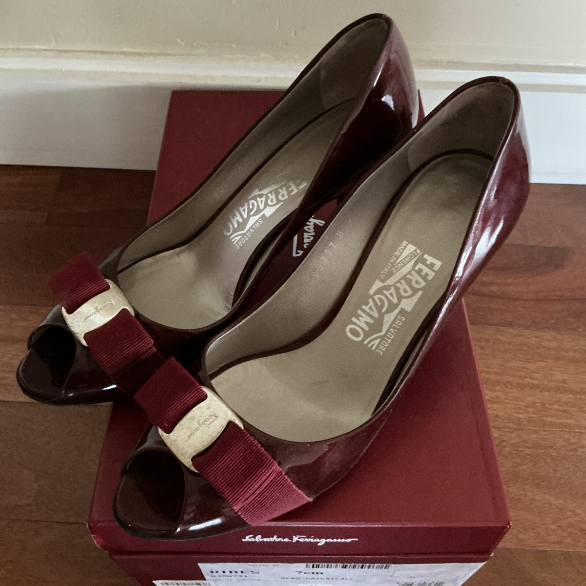 GUC Salvatore Ferragamo Red Wine Patent Leather Peep Toe  display picture 1