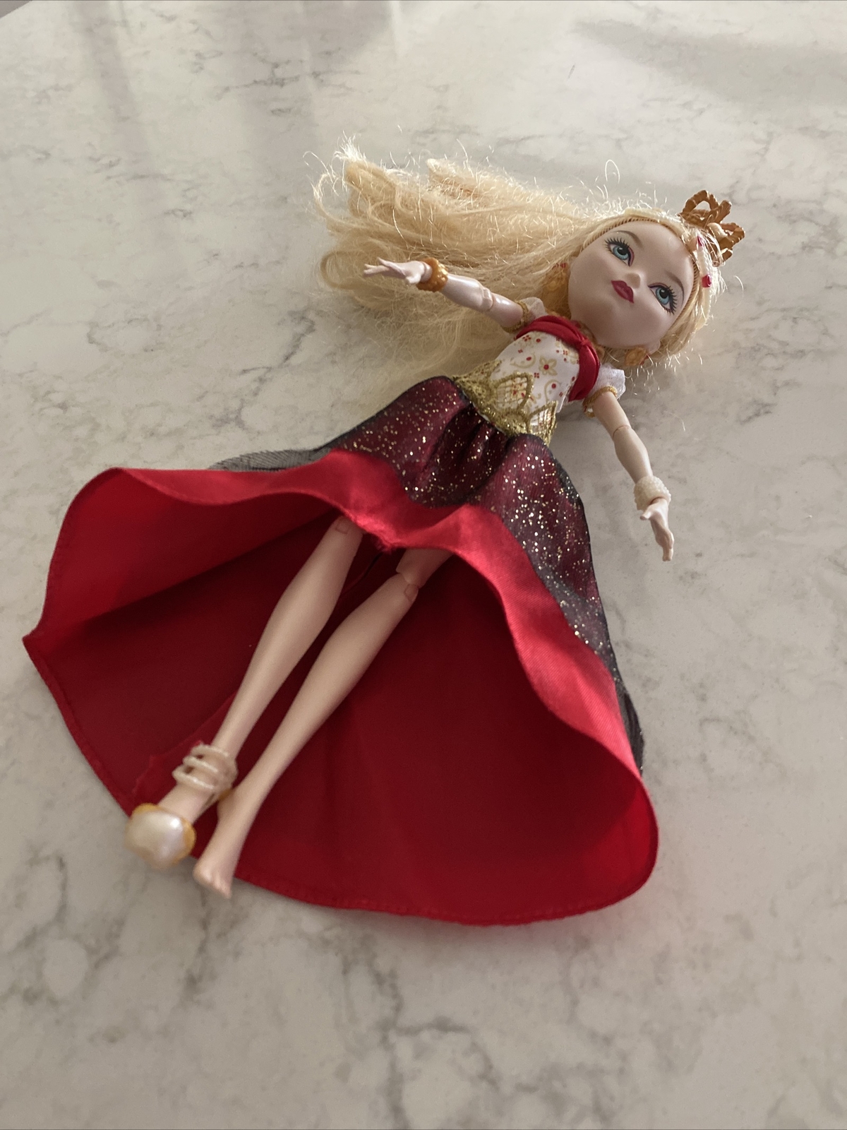 Apple White Ever After High Legacy Day Queen Doll Snow White Daughter with  Shoes