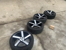 5x114.3 235/40/20 Wheels And Tires Like New