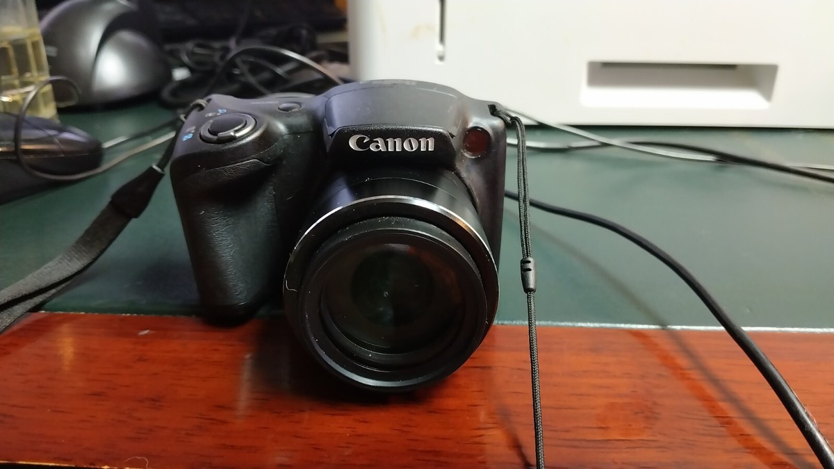 Canon PowerShot SX400 IS 16.0 MP Digital Camera 30x Optical zoom