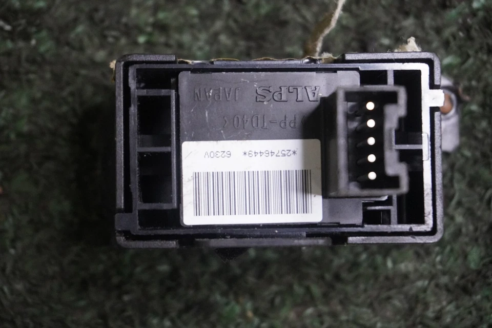 Cadillac STS 2008 interruptor de ventana de pasajero trasero OEM 25746449 Foto 3 de 3