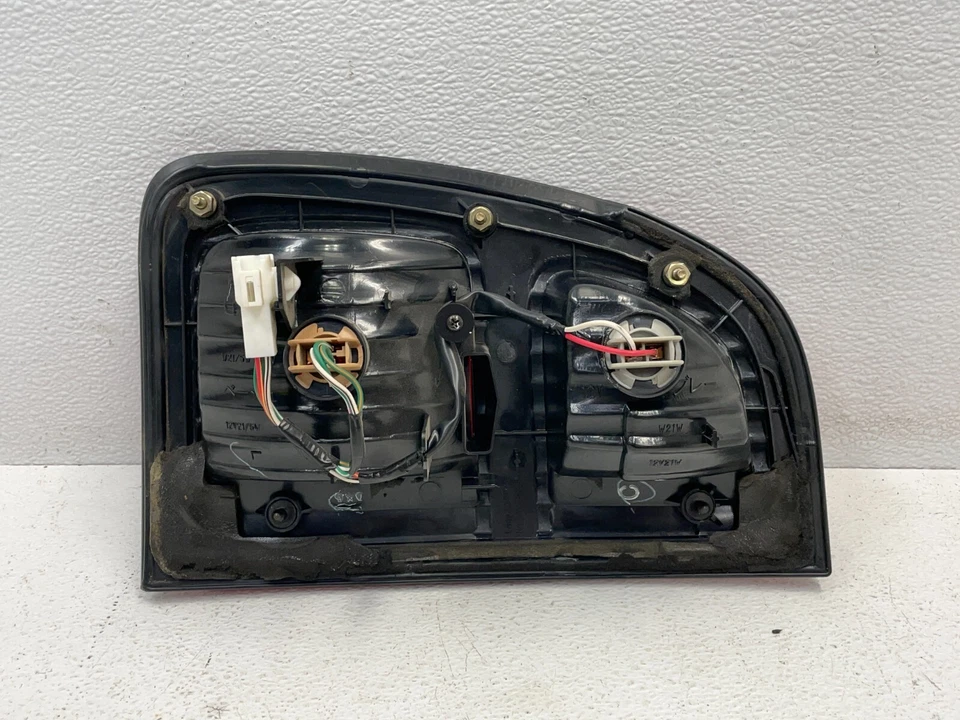 1998-2002 Lexus LX470 Rear Left Inner Taillight Tail Light Lamp 1535 OEM - Image 4 of 4