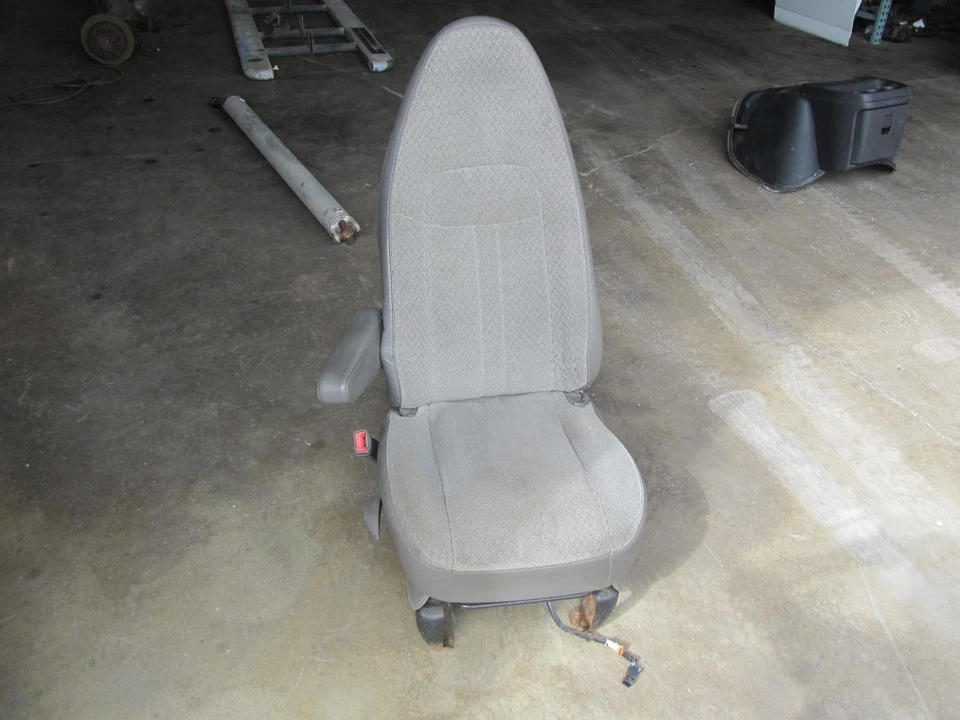 15-24 GMC SAVANA 2500 VAN Front Left Driver Seat Bucket Gray Cloth AS5 - Image 2 of 4