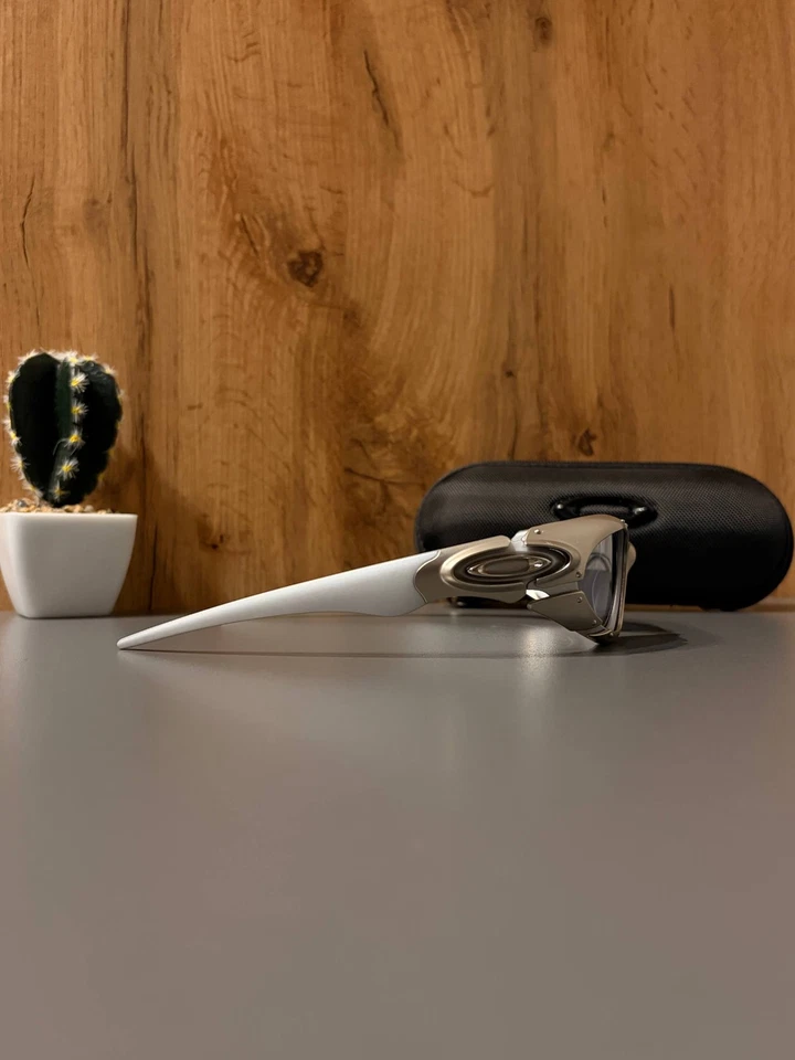 Vintage 90s Oakley Plate Silver Glasses Outdoor Polarized Y2K GorpCore - image 3 of 4