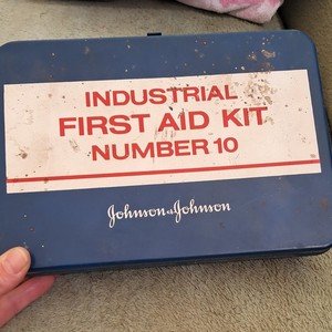 Johnson & Johnson Industrial First Aid Kit No. 10 Blue Metal Case w/ Contents