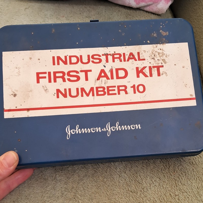 Johnson & Johnson Industrial First Aid Kit No. 10 Blue Metal Case w/ Contents
