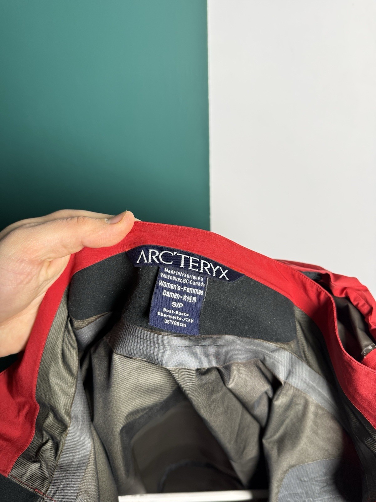 Arc'teryx Beta AR Gore-tex XCR shell women's size S Vintage 2000s thumbnail 17