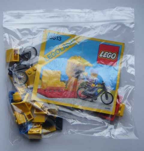 Vintage 80s and 90s LEGO Sets (Town, Space, Pirates) - Picture 15 of 27