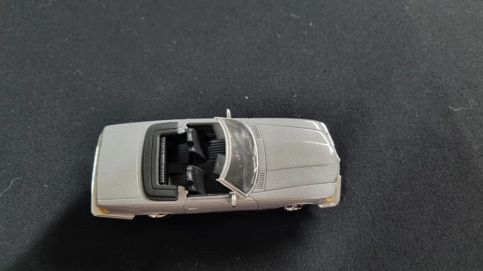 MERCEDES BENZ 350 SL 1972 1/43 - Immagine 4 di 4