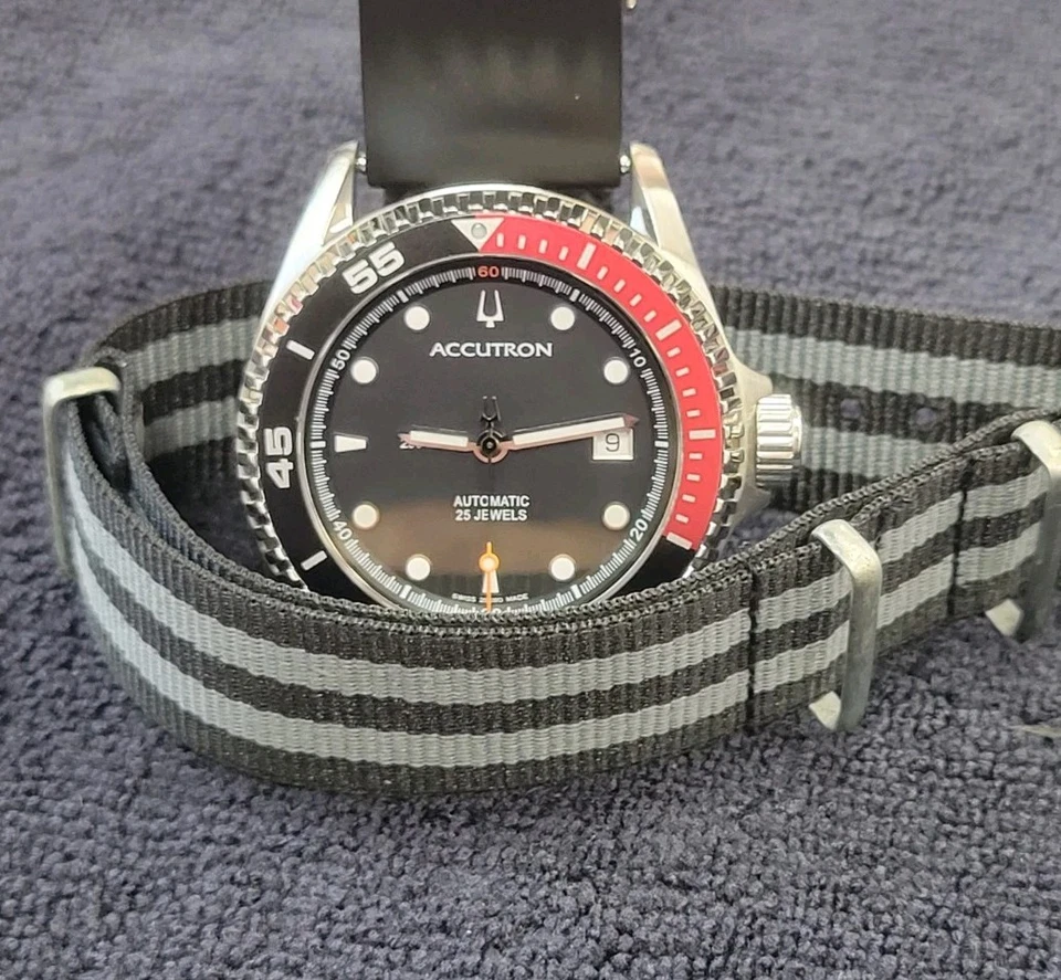 Bulova Apple Accutron RARO 28B80 Zafiro Acero Inoxidable C852447 2824 Foto 2 de 4