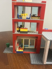 LEGO 2013 RETIRED City Fire Station 60004 Rare Incomplete Set