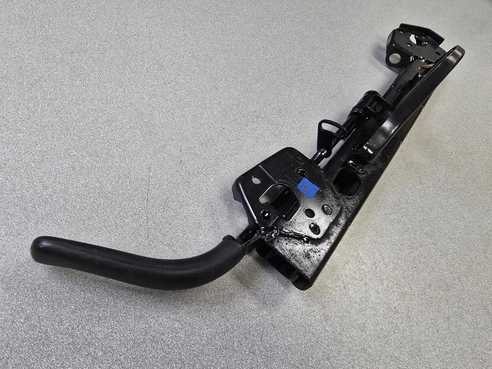 VERY NICE ORIGINAL PORSCHE 911 928 930 968 DRIVERS SEAT OUTER LOCKING RAIL #4 - Изображение 2 из 4