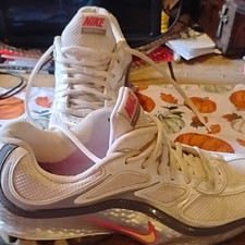 Nike Reax Men  s Low Top Lace-Up Cushioned Sneakers White/Silver/Red 2013