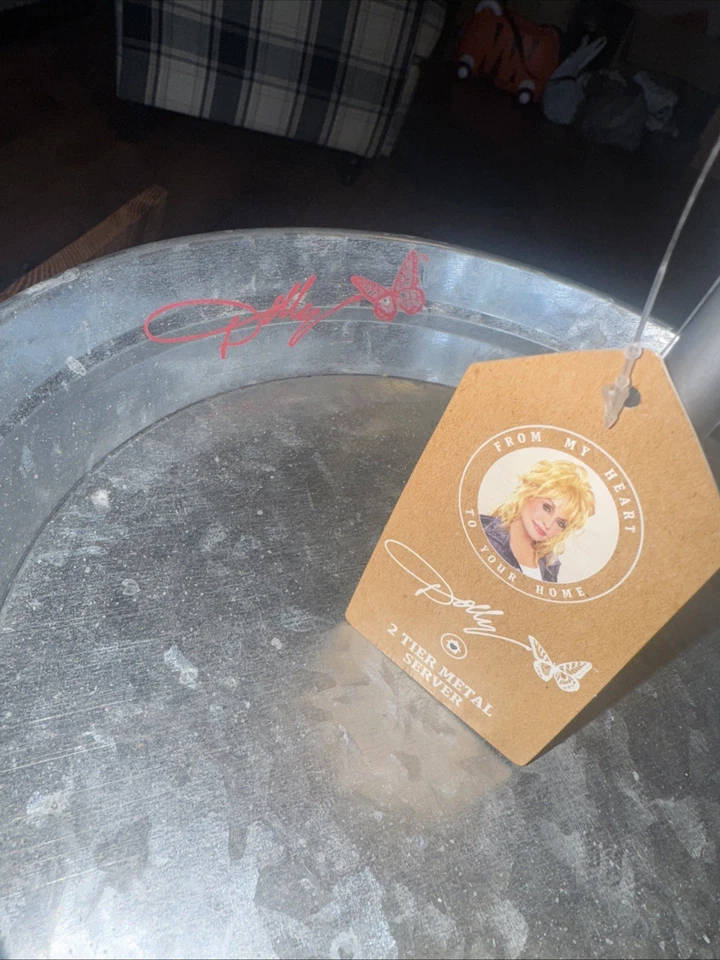 NEW Dolly Parton 2-tier GALVANIZED METAL TRAY RED SIGNATURE BUTTERFLY DOLLAR GEN - Image 3 of 4