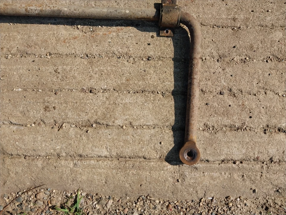 1981-1987 DODGE W150 W150 W350 RAMCHARGER FRONT SWAY BAR 4WD OEM - Image 2 of 4