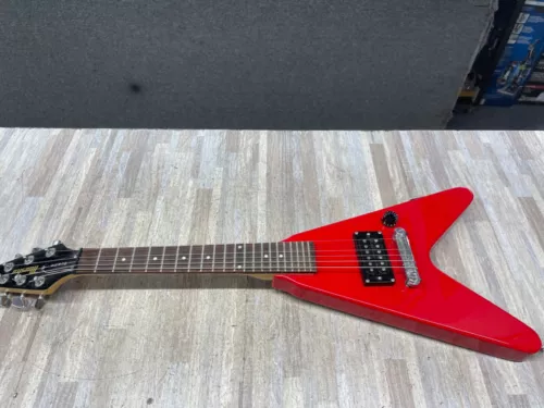 Gibson Maestro Baldwin Roadie Mini V Travel Guitar Red NICE