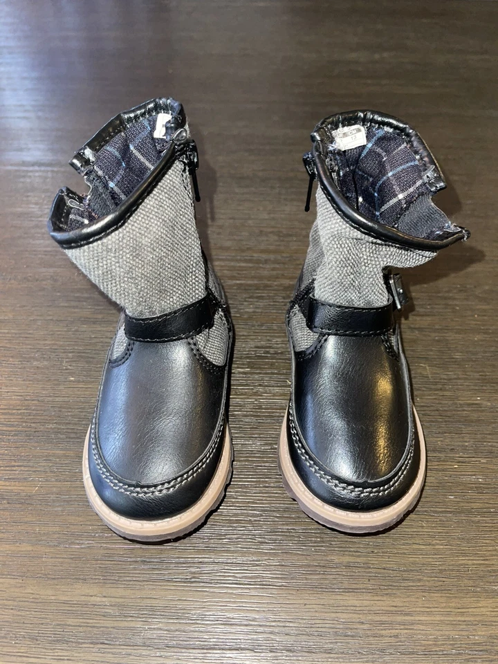 Bota de moda Carter's Galaway para niño talla 6 Foto 4 de 4