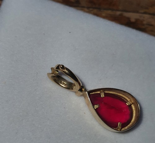 9K Yellow Gold Ruby Diamond Pendant - Picture 4 of 14