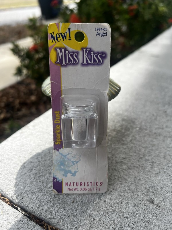 Naturistics Miss Kiss Sparkle Dust Angel Glitter 0.06 oz 1984-01