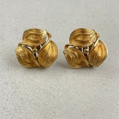 Vintage Floral Leaf Earrings 1970s Gold Tone Metal Circular Foliage Clip Ons