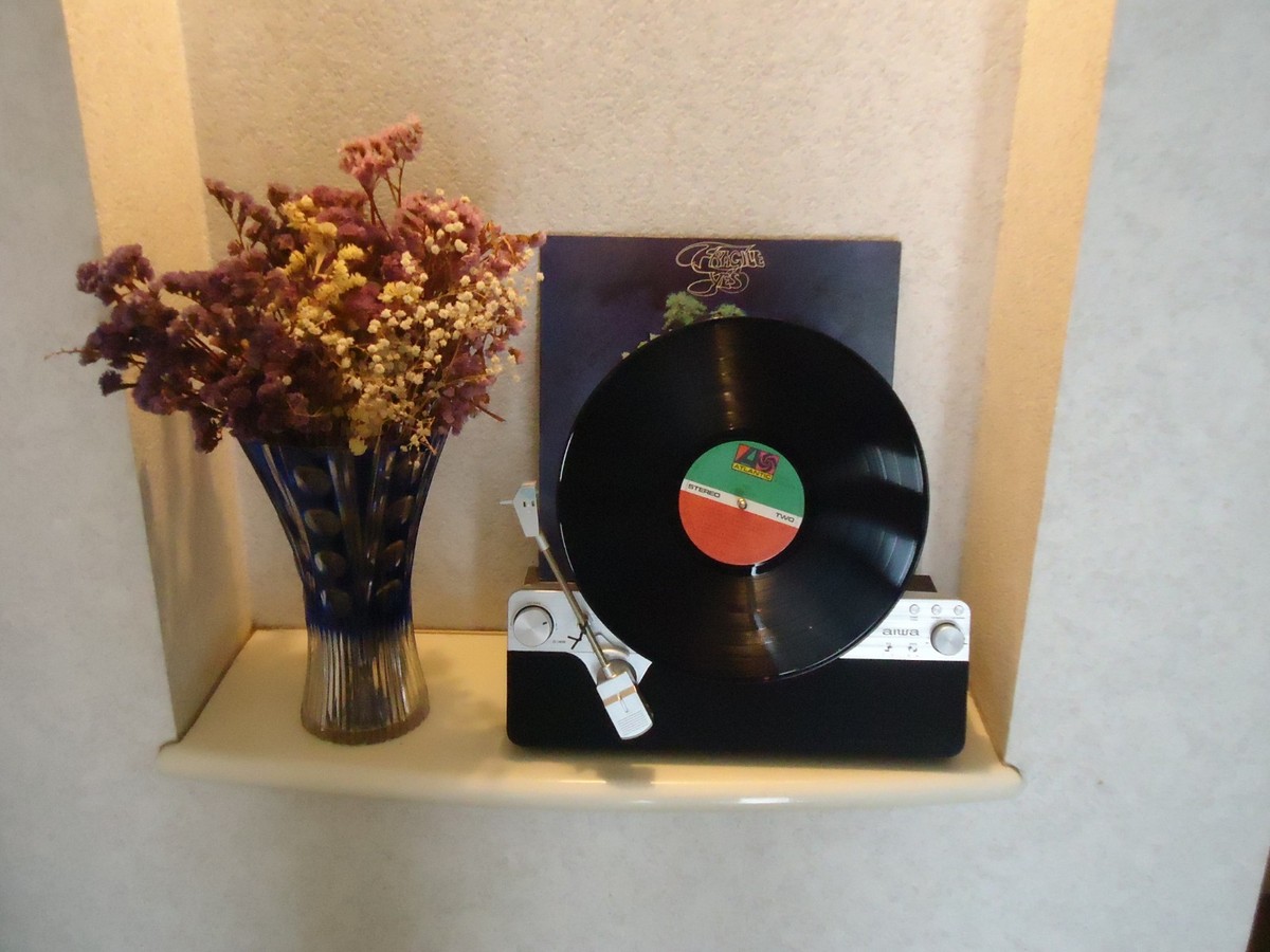 aiwa GAA4-FRT0002 Vertical Turntable Record Player Fully Automatic