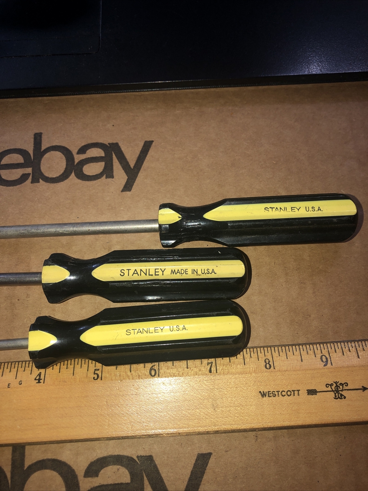 Lot Of 3 Stanley Screwdrivers Black Yellow USA Made Tools ! ready to do