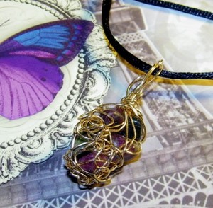 AWESOME-HAND-CRAFTED-GOLD-WIRE-WRAPPED-TOURMALINE-PENDANT-1-3-4-INCHES