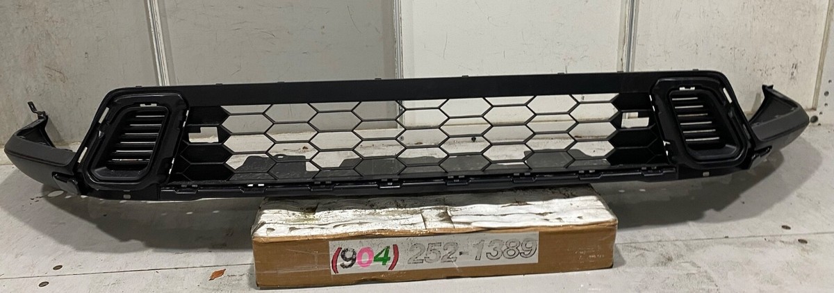 OEM 2023 HONDA CR-V SPORT HYBRID FRONT LOWER BUMPER COVER 71105