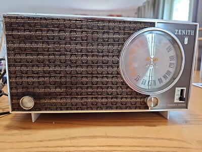 Zenith AMFM 7 Tube Radio Model X318A Works, Rare Vintage 