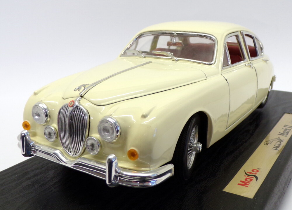 ミニカー Burago 1/18 Jaguar Mark II & Alpine A110 Buy Burago 18-12009 1:18 Jaguar Mark II (1959) Online at Low