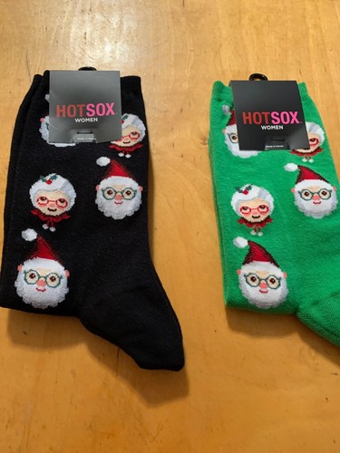 $14 Christmas Hot Socks Mr & Mrs Claus 2 Pairs K1 - Picture 3 of 5