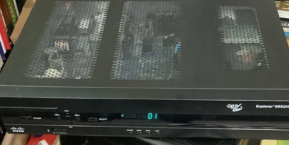 Cisco Explorer 8652HDC  Digital Video TV Tuner Receiver HD DVR Set-Tops W/ HDMI - Image 3 of 4