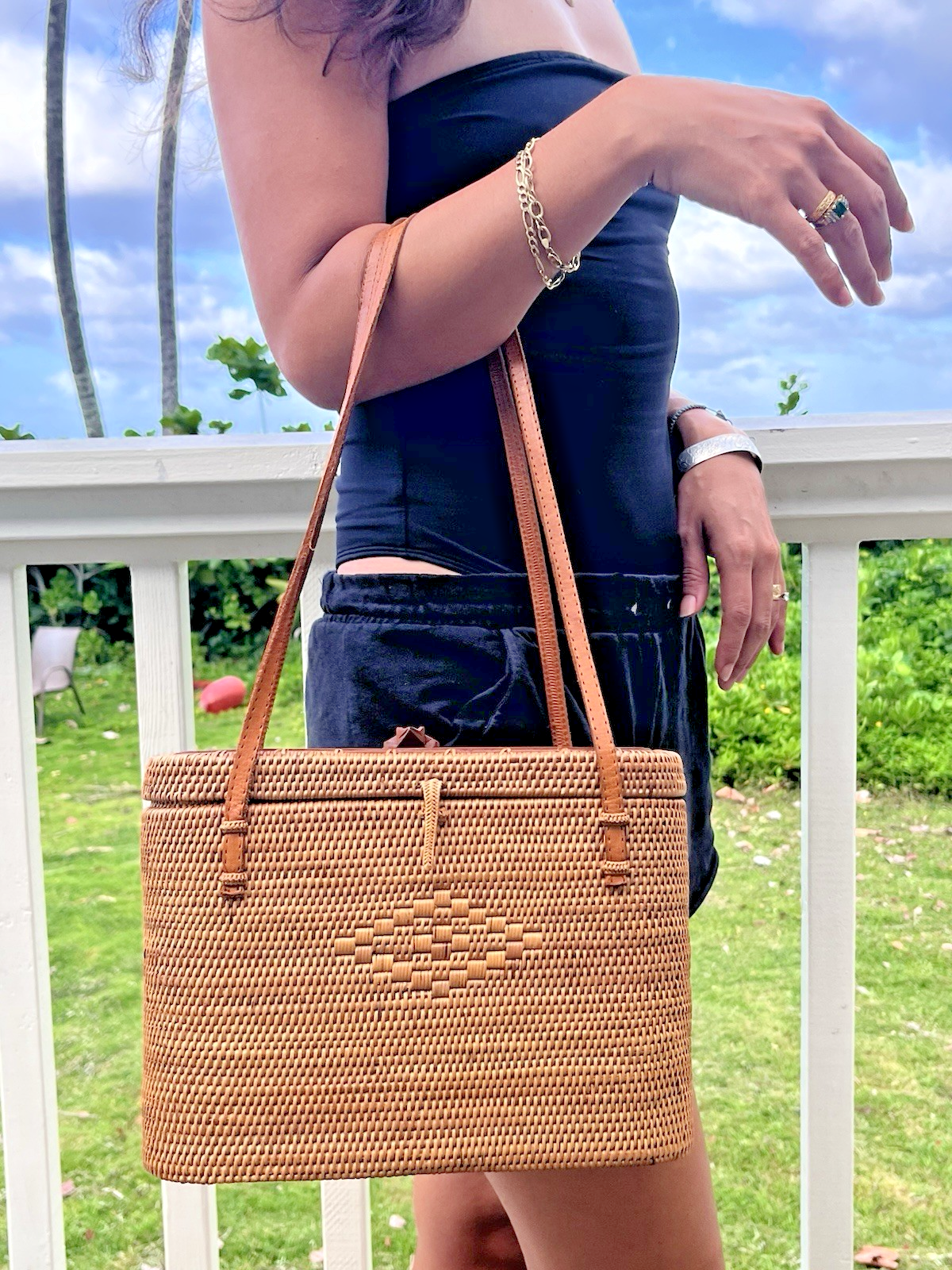 Wood Woven Purse Handbag Basket Carved Frog Hot Topic Bali Leather Straps