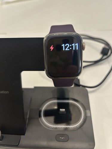Apple Watch Series 7 45mm złota obudowa ze stali nierdzewnej - GPS + komórka - odblokowana - Zdjęcie 2 z 13