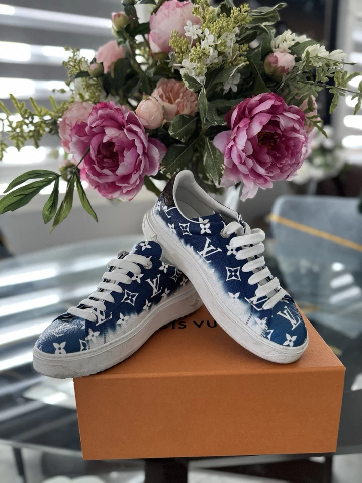 ZAPATILLAS LOUIS VUITTON TIME OUT CUERO AZUL MARINO TALLA 39 Foto 2 de 4