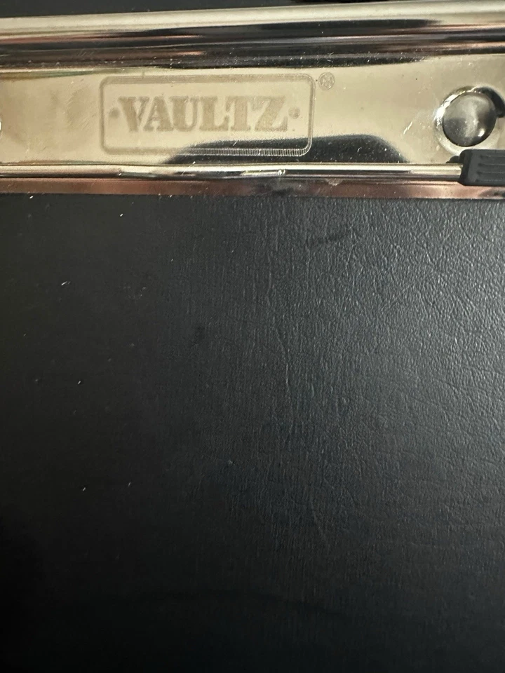 VAULTZ Aluminum Locking Storage Clipboard Hard Paper Case Black 13X10 NWT & Keys - Image 4 of 4