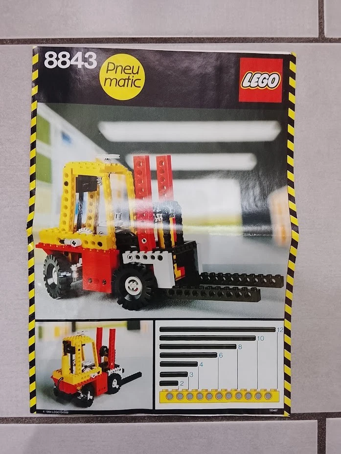 LEGO Technic 8843 Fork Lift Truck, photo 2 sur 5