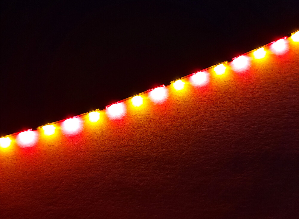 Mini LED Flex-Band Streifen 12V sehr schmal 39 LEDs Stripe Kirmes Rummel MoBa