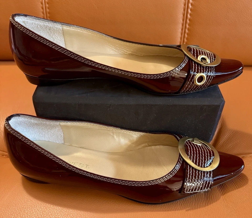 NINE WEST Borgoña Charol Hebilla Dorada Ballet Pisos 38.5 EE. UU. 8 Totalmente Nuevos Foto 2 de 4