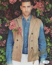 Oliver Jackson Cohen Haunting Hill House Autographed Signed 8x10 Photo ACOA COA