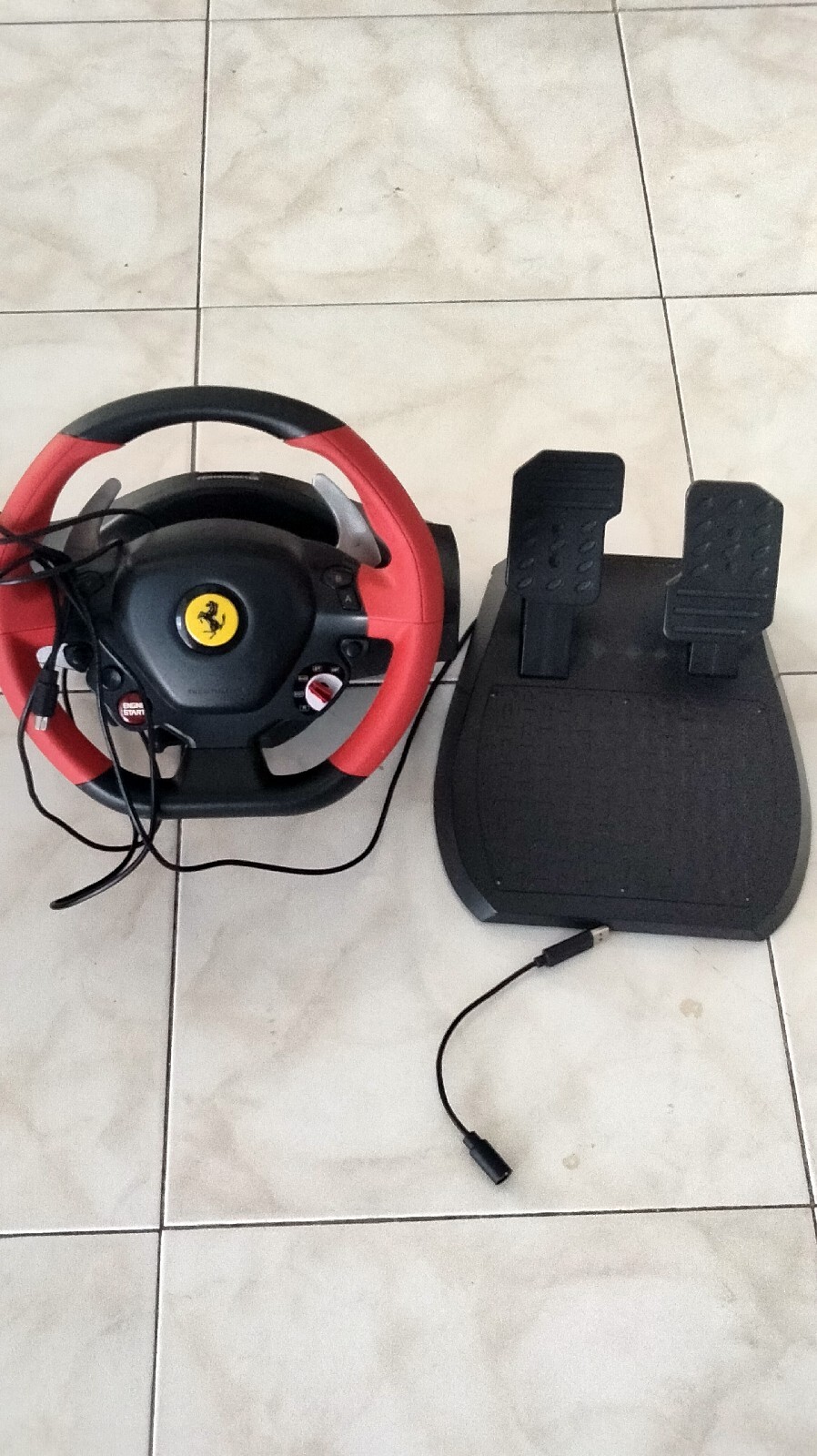 Thrustmaster Ferrari 458 Spider Racing Steering Wheel Pedals Xbox One