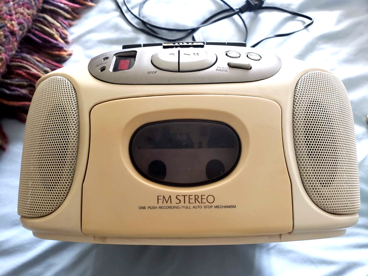 AIWA Compact Disc Stereo FM/AM Radio Cassette Player CSD-EX111U